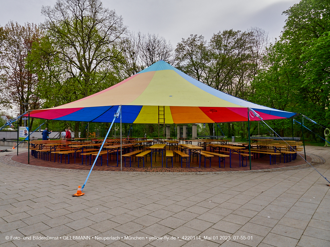 01.05.2023 - Maibaumaufstellung in Berg am Laim